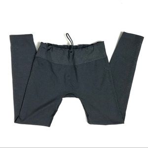 Athleta Grey Shimmer Stripes Tights Size M    A-34